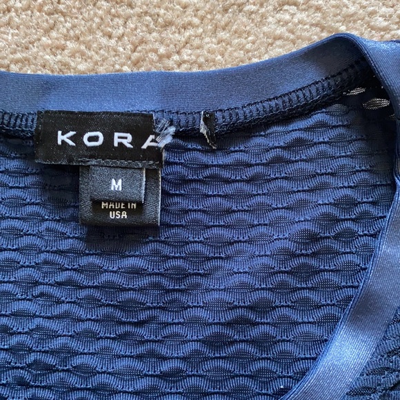 Aerate Open Navy Koral Mesh Workout Tank - Picture 4 of 6